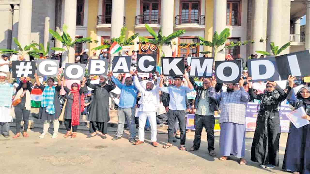 నియంతల పతనం తప్పదు