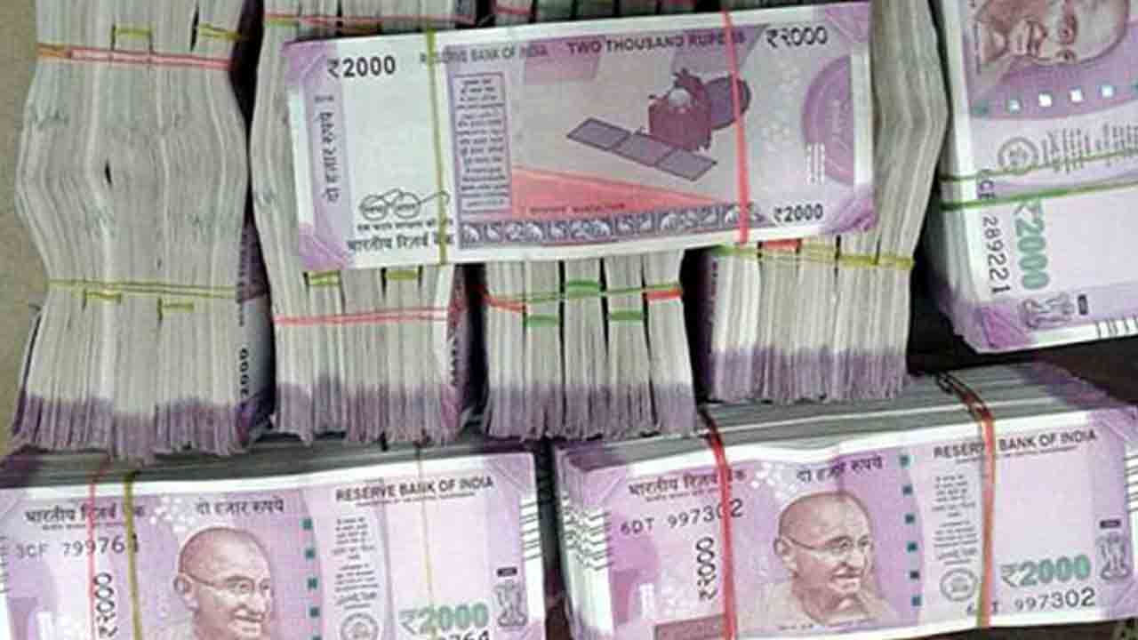 చౌటుప్ప‌ల్‌లో బీజేపీకి చెందిన రూ. 93 ల‌క్ష‌ల న‌గ‌దు సీజ్..