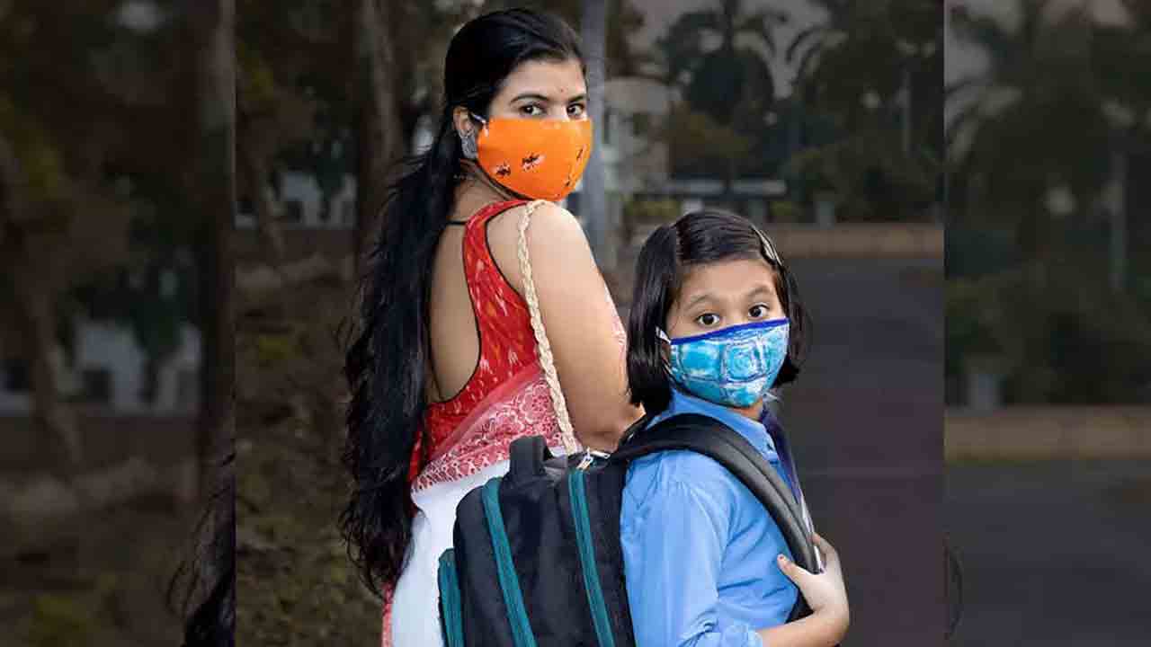 తల్లివేరు.. అమ్మ పేరు!