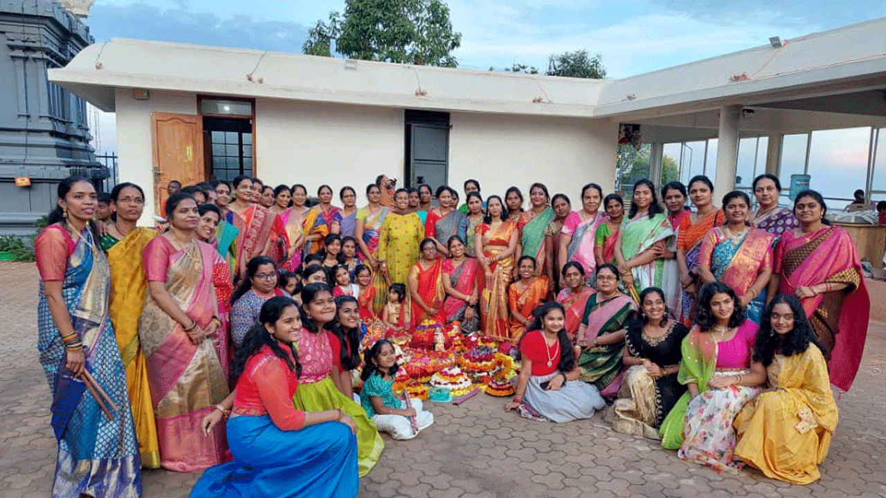 NRI | ఉగాండాలో ఘనంగా బతుకమ్మ సంబురాలు