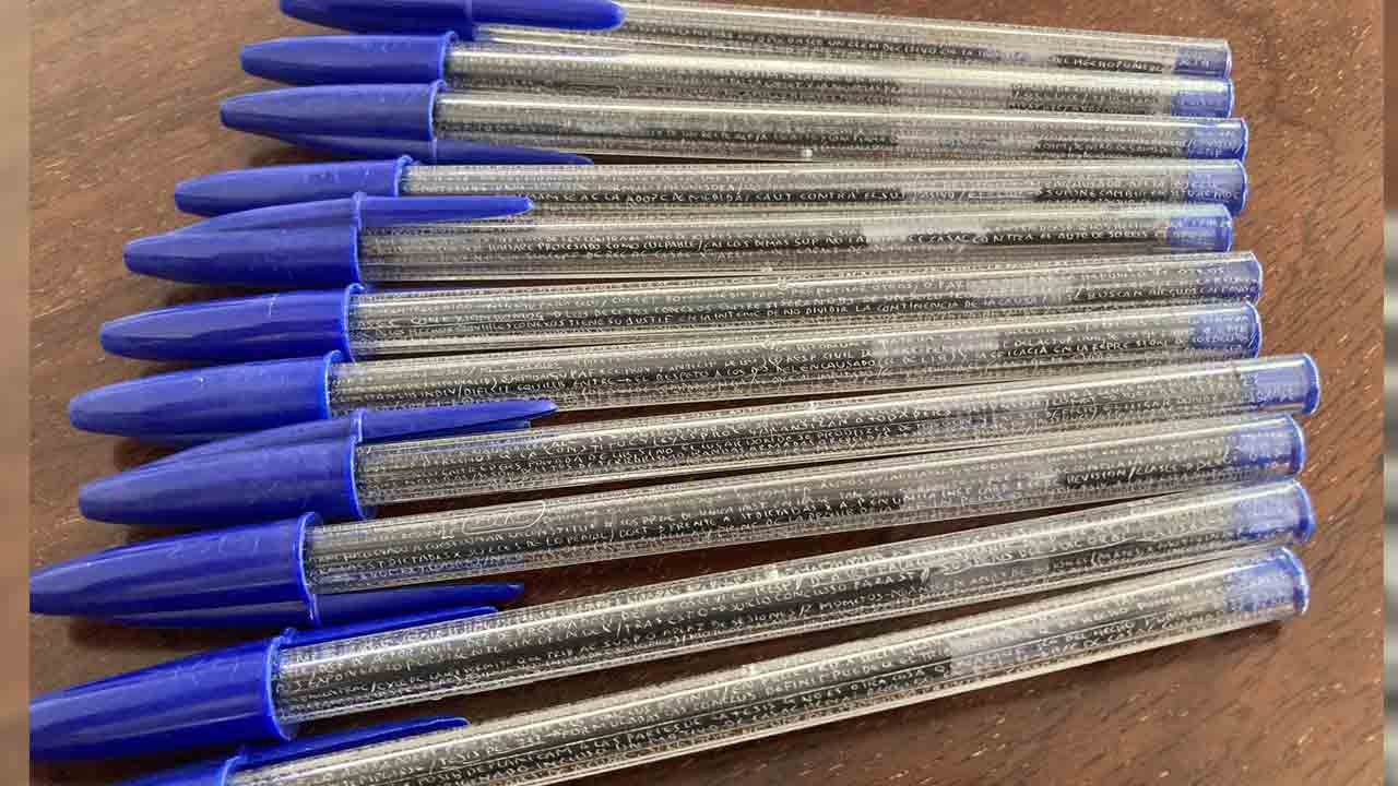 లా విద్యార్థి వినూత్న ఆలోచన… పెన్నులపై మాస్‌ కాపీయింగ్‌.. చివరకు ఏమైందంటే!