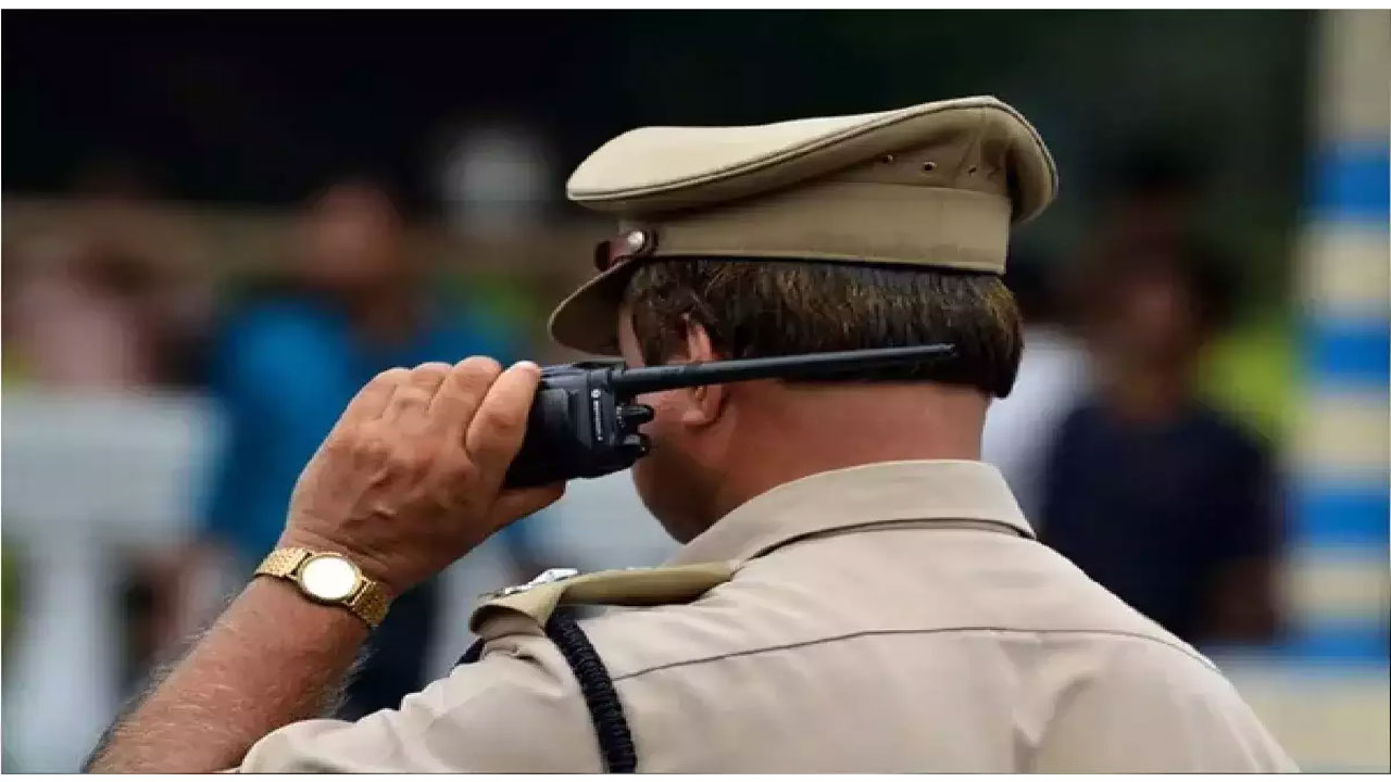 ద‌ళిత మహిళ‌లను నిర్బంధించిన బీజేపీ నేత‌పై కేసు న‌మోదు