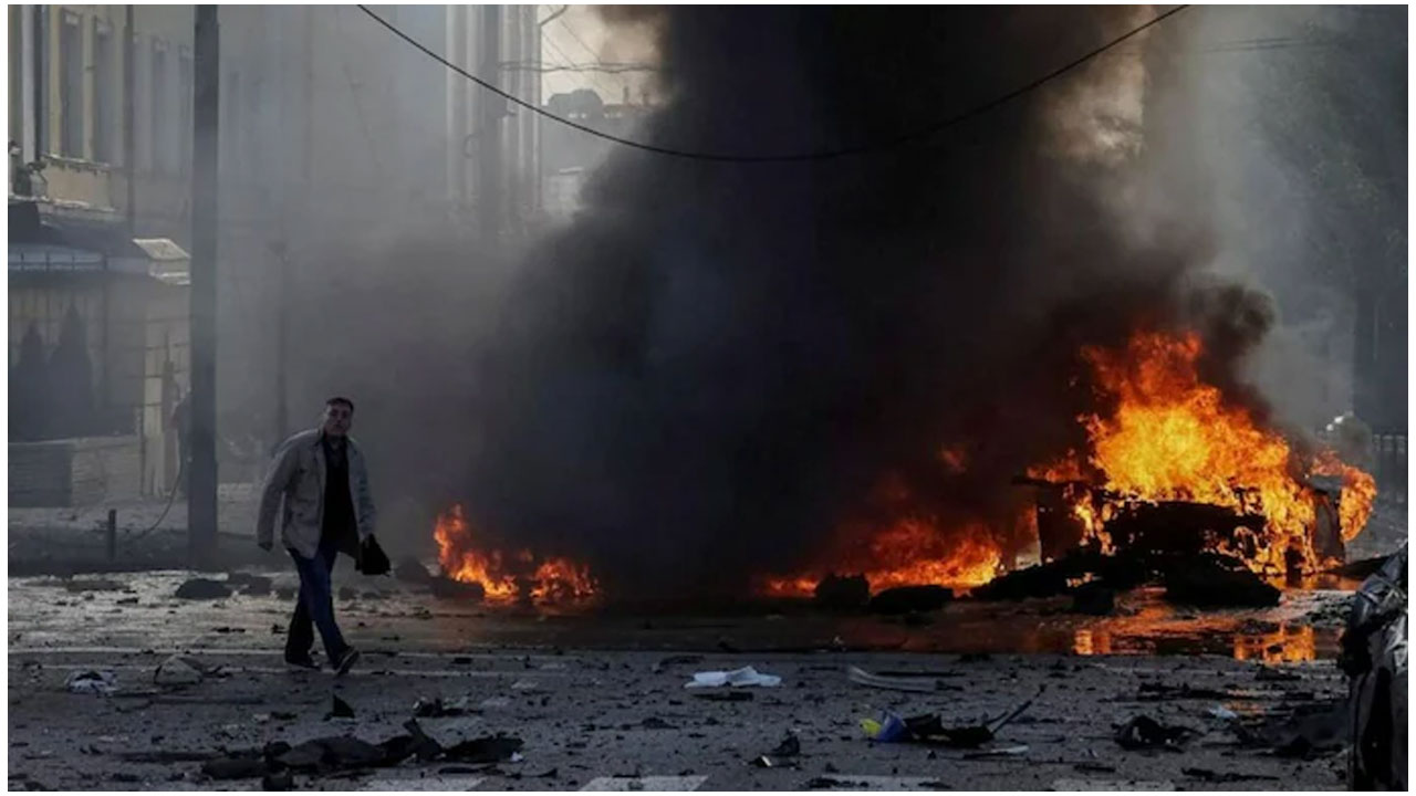 అణు దాడికి దిగితే తీవ్ర ప‌రిణామాలు : ర‌ష్యాకు జీ7 వార్నింగ్‌!