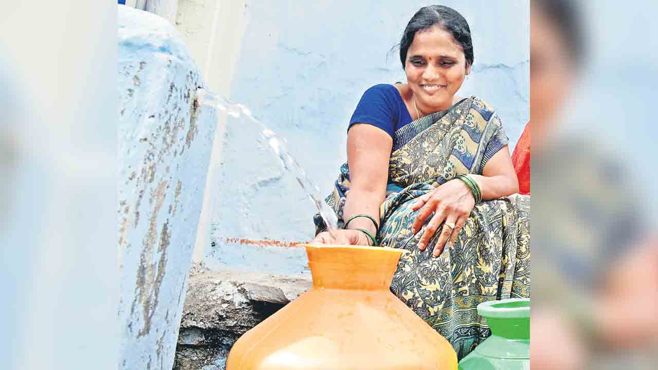 బోర్లను బందువెట్టి ఫ్లోరైడ్‌ని బొందవెట్టి