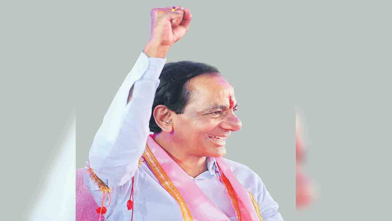 కేసీఆర్‌కు అన్నీ అనుకూలతలే