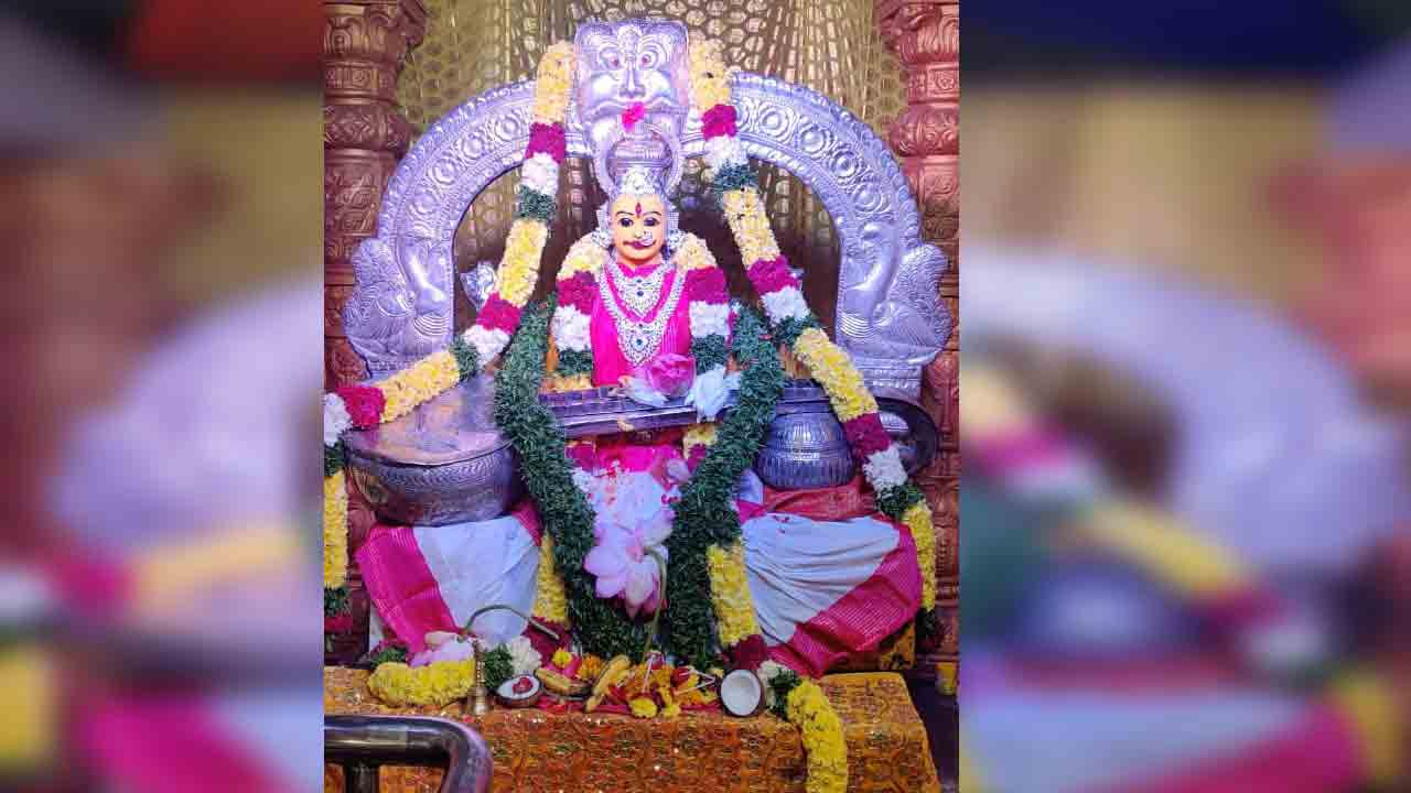 అమ్మవారి సన్నిధిలో దసరా సందడి