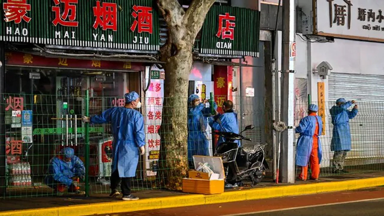 షాంఘైలో పెరిగిన కోవిడ్ కేసులు.. స్కూళ్లు మూసివేత‌