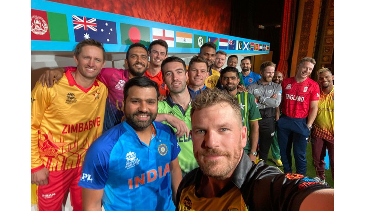 ఒకే ఫ్రేమ్‌లో 16 మంది.. సెల్ఫీ దిగిన టీ20 వరల్డ్‌కప్‌ కెప్టెన్లు
