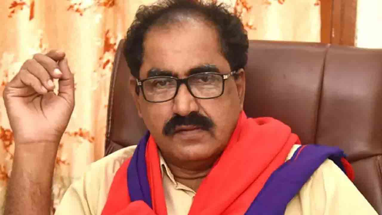 ఎమ్మెల్యేలను కొనుగోలు చేయడం బీజేపీకి వెన్నతో పెట్టిన విద్య : తమ్మినేని
