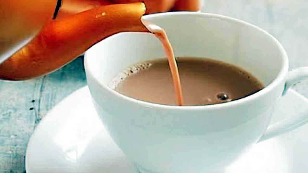 poisonous tea | ఓ ఇల్లాలి పొరపాటు… టీ తాగి ఐదుగురు మృతి..!