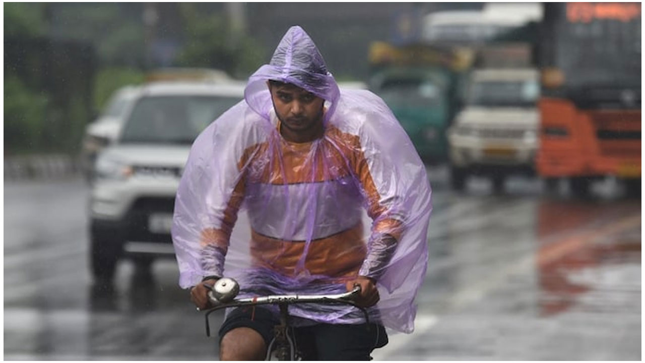 ఉత్త‌రాదిని వ‌ణికిస్తున్న భారీ వ‌ర్షాలు : యూపీలో 9 మంది మృతి