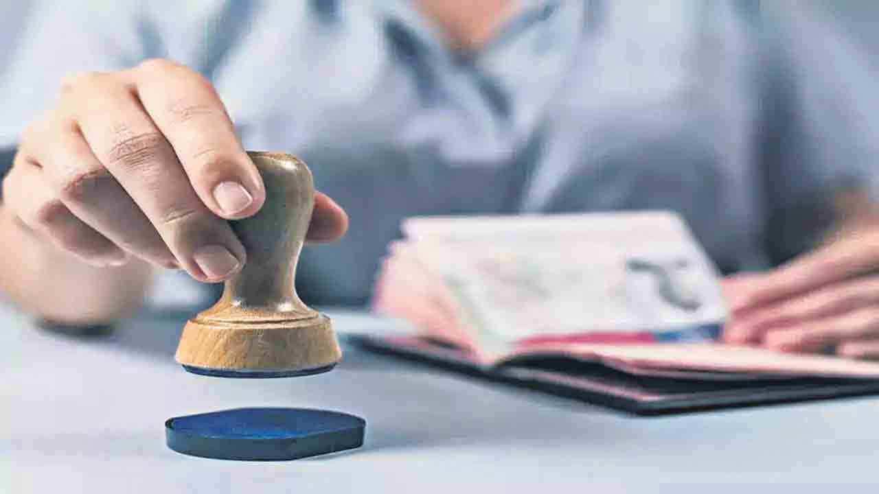 భారతీయులకు లక్ష యూఎస్‌ వీసాలు