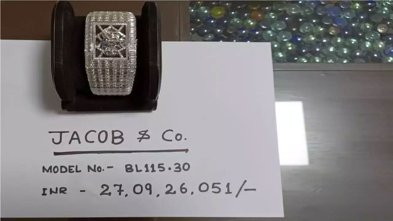 బంగారం, వ‌జ్రాలు పొదిగిన‌ రూ . 27 కోట్ల విలువైన వాచ్ స్వాధీనం