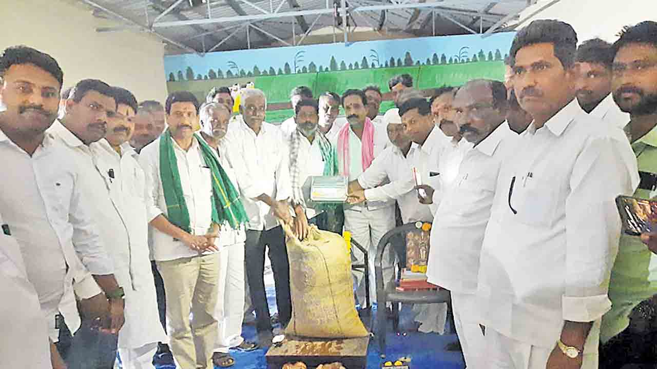 రైతుల సంక్షేమమే సర్కార్‌ లక్ష్యం