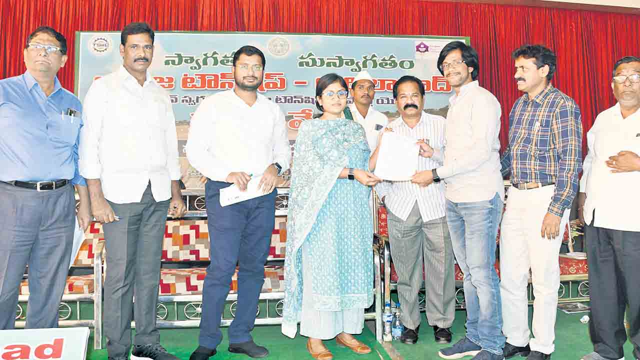 ముగిసిన ప్లాట్ల విక్రయాలు