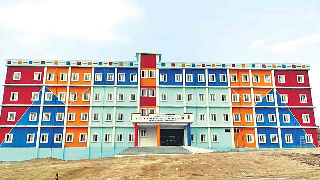 గిరిజన గురుకులం ప్రారంభానికి సిద్ధం