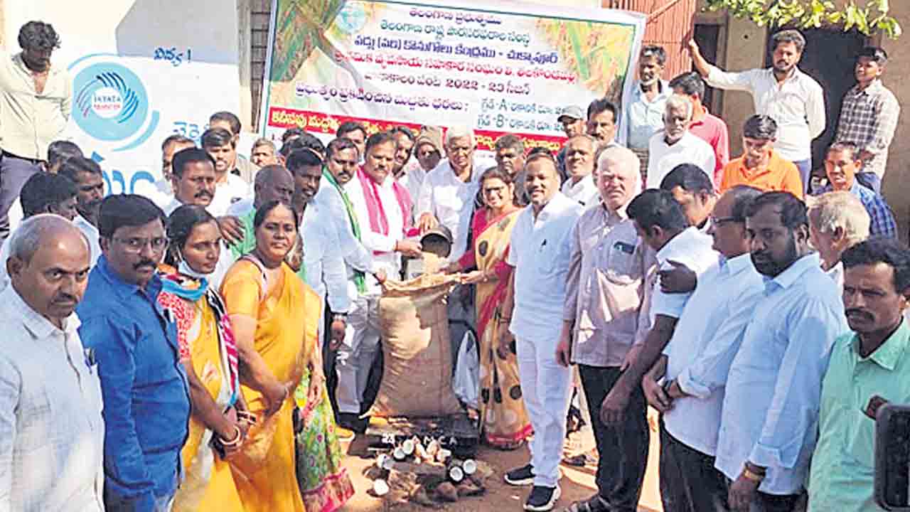 రైతుల సంక్షేమానికి ప్రభుత్వం పెద్దపీట