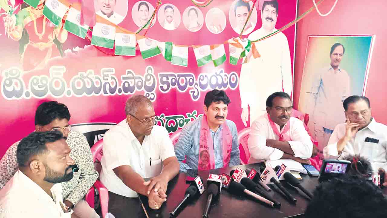 దళిద బందు దళారులపై చర్యలు