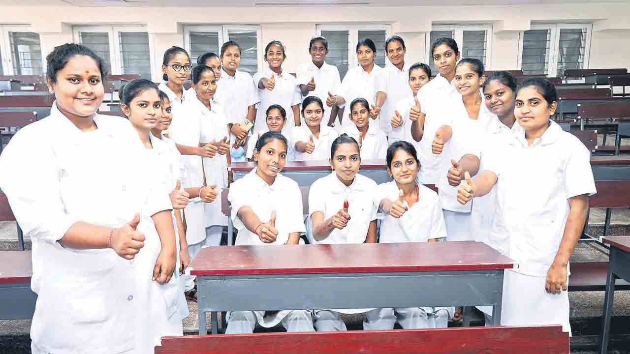 ఉన్న ఊరిలోనే డాక్టర్‌ చదువు