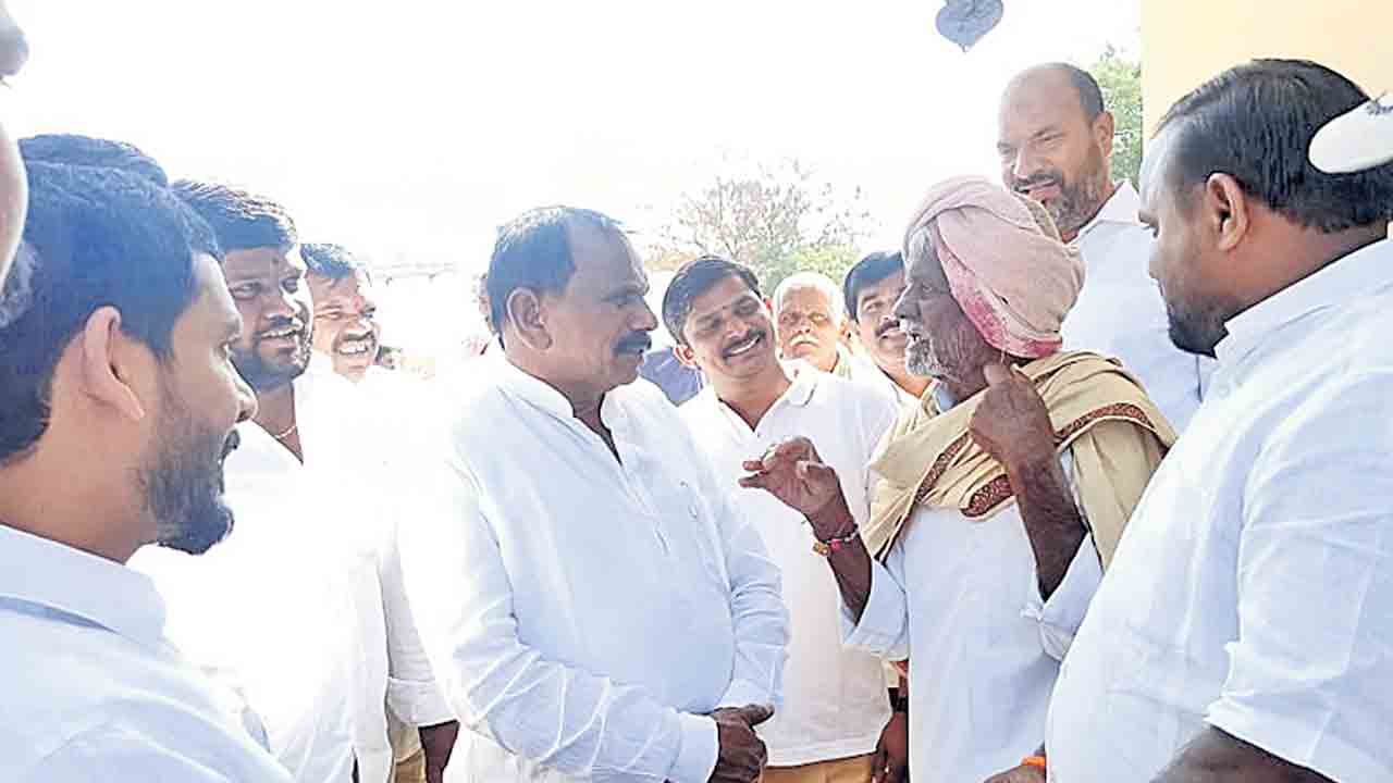 గ్రామాల అభివృద్ధికి ప్రభుత్వం కృషి