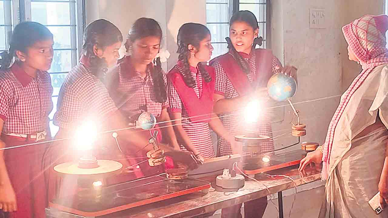 శాస్త్రీయ విద్యతోనే ఆవిష్కరణలు