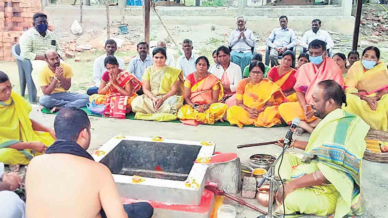 బహుళ అమావాస్య విశేషమైనది