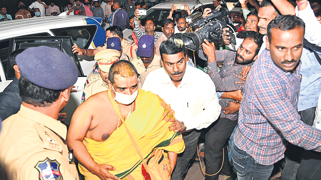 క్యాషాయం గొంతులో కషాయం