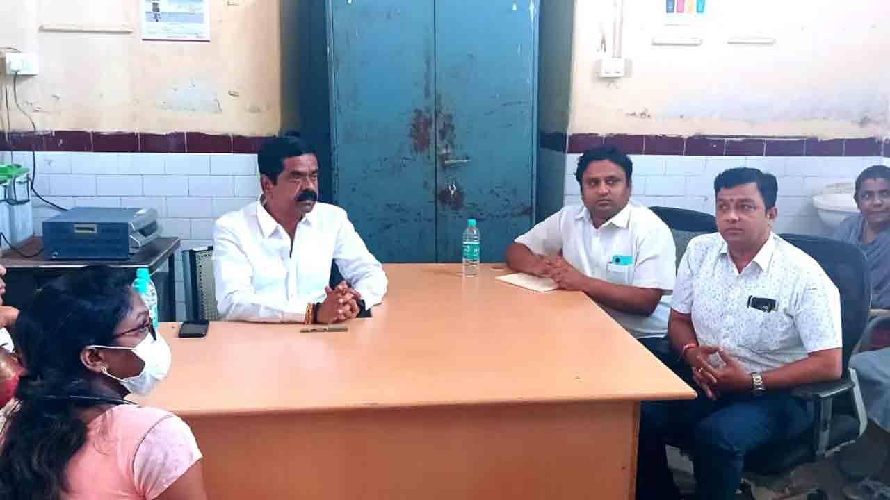 పరిసరాలు పరిశుభ్రంగా ఉండాలి