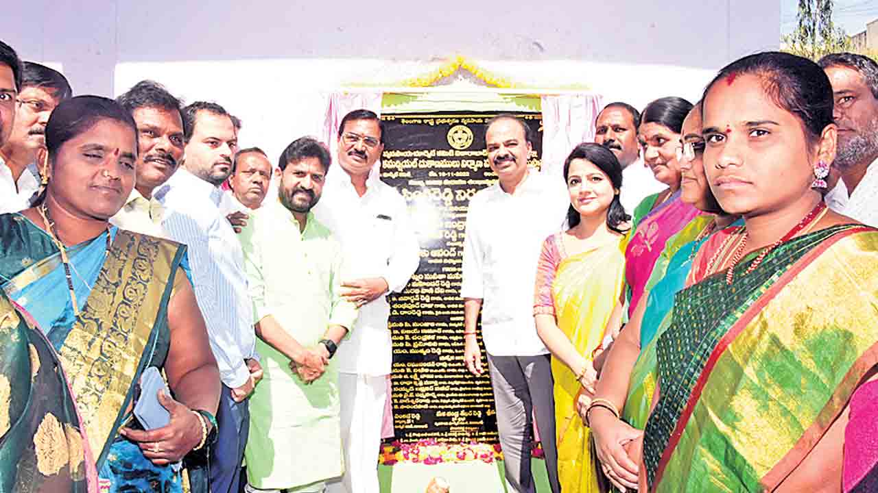 ‘పాలమూరు’ ఎత్తిపోతలతో సాగునీరు