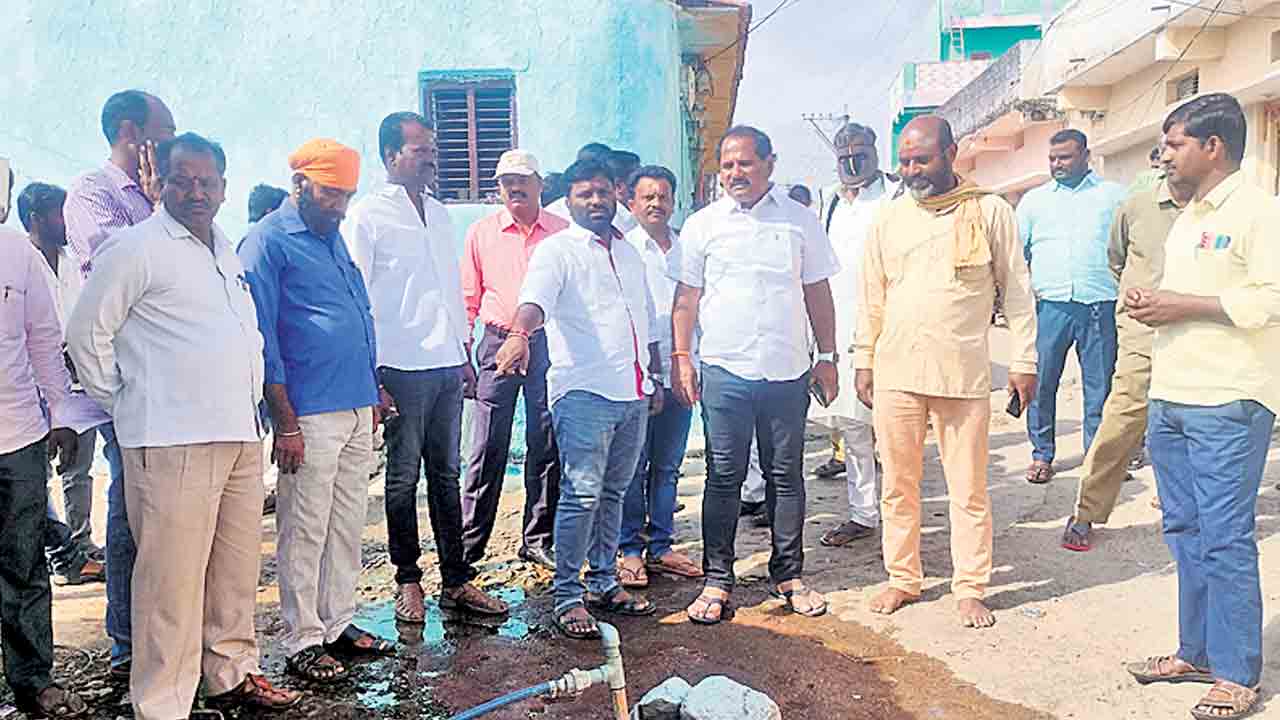 సమస్యల్లేని వార్డులుగా తీర్చిదిద్దుతా