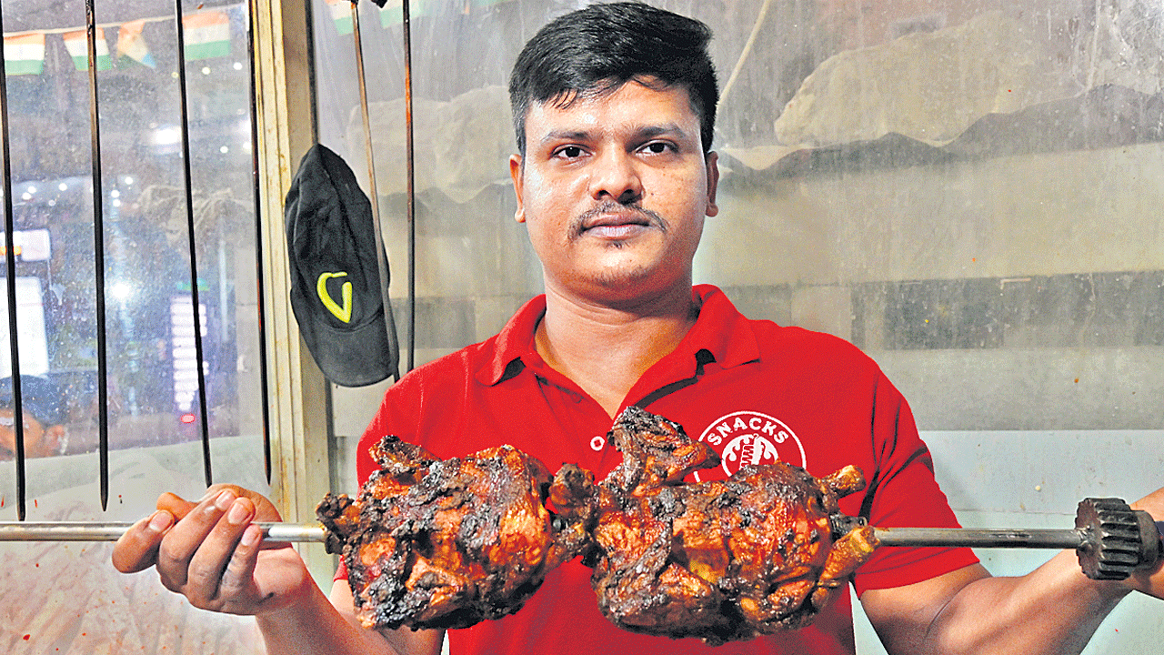 క్రేజీ గ్రిల్‌ వెజ్‌ నుంచి నాన్‌ వెజ్‌ వరకు..