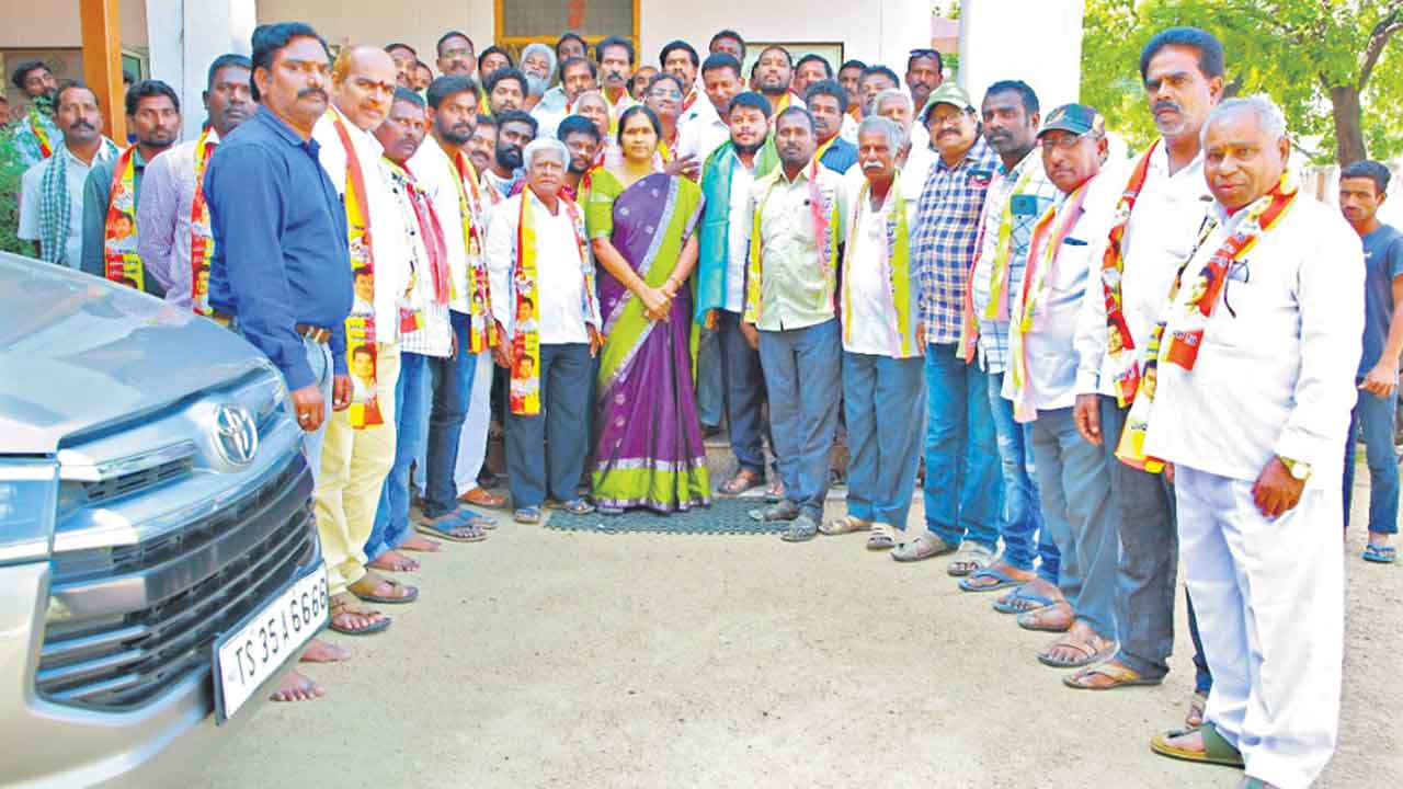 అందరూ ఆర్థికంగా ఎదగాలి