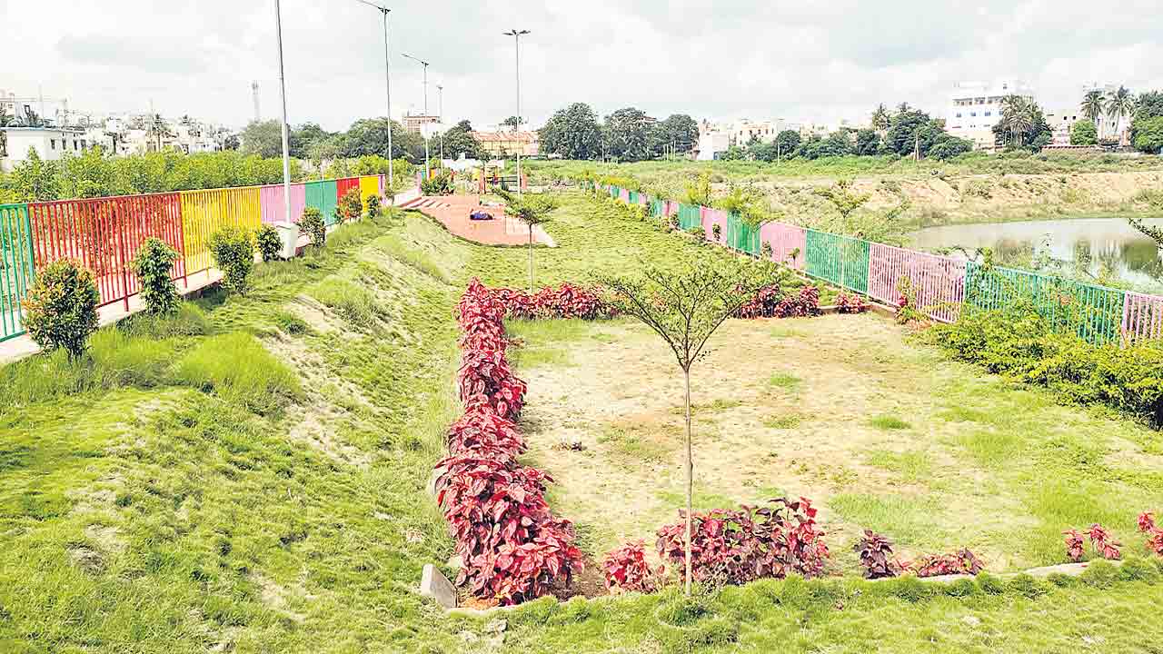 ఆహ్లాదం.. పరవశం