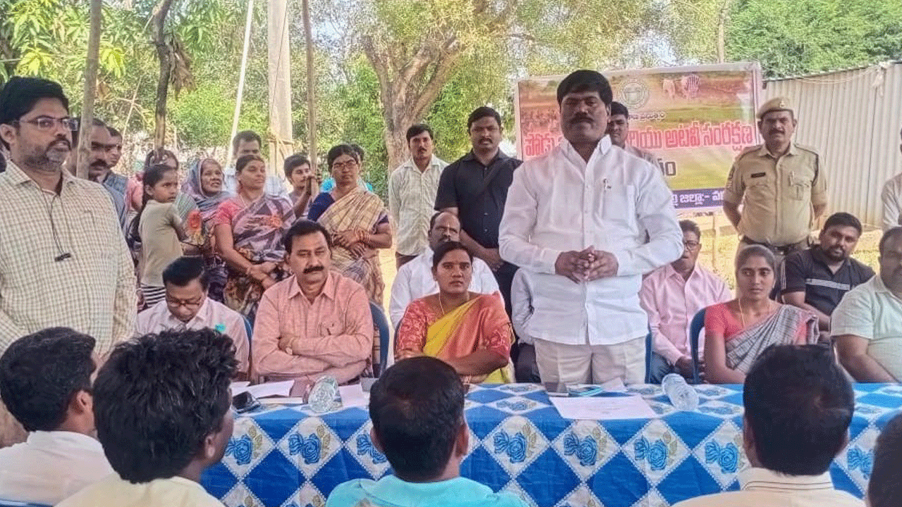 అర్హులందరికీ పట్టాలు