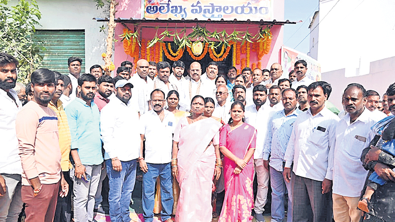 దళితబంధుతో ఆర్థికంగా అభివృద్ధి చెందాలి