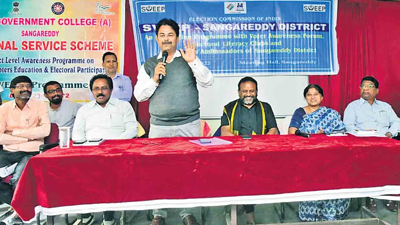 పారదర్శకమైన ఓటరు జాబితే లక్ష్యం