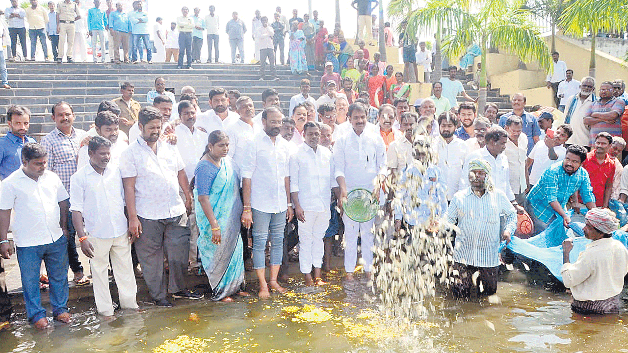 కులవృత్తులకు పూర్వ వైభవం