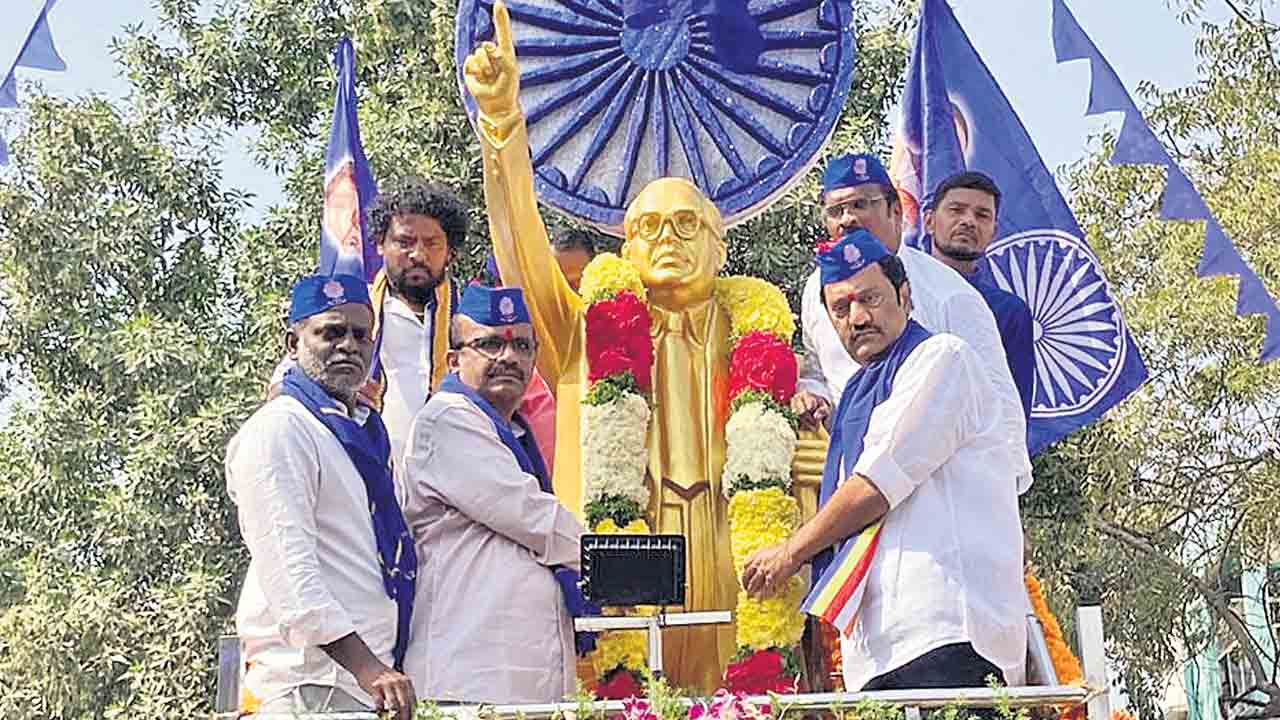 దళితుల పక్షపాతి సీఎం కేసీఆర్‌