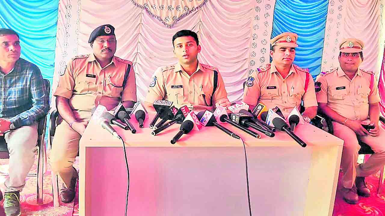 భారీగా నల్లబెల్లం పట్టివేత