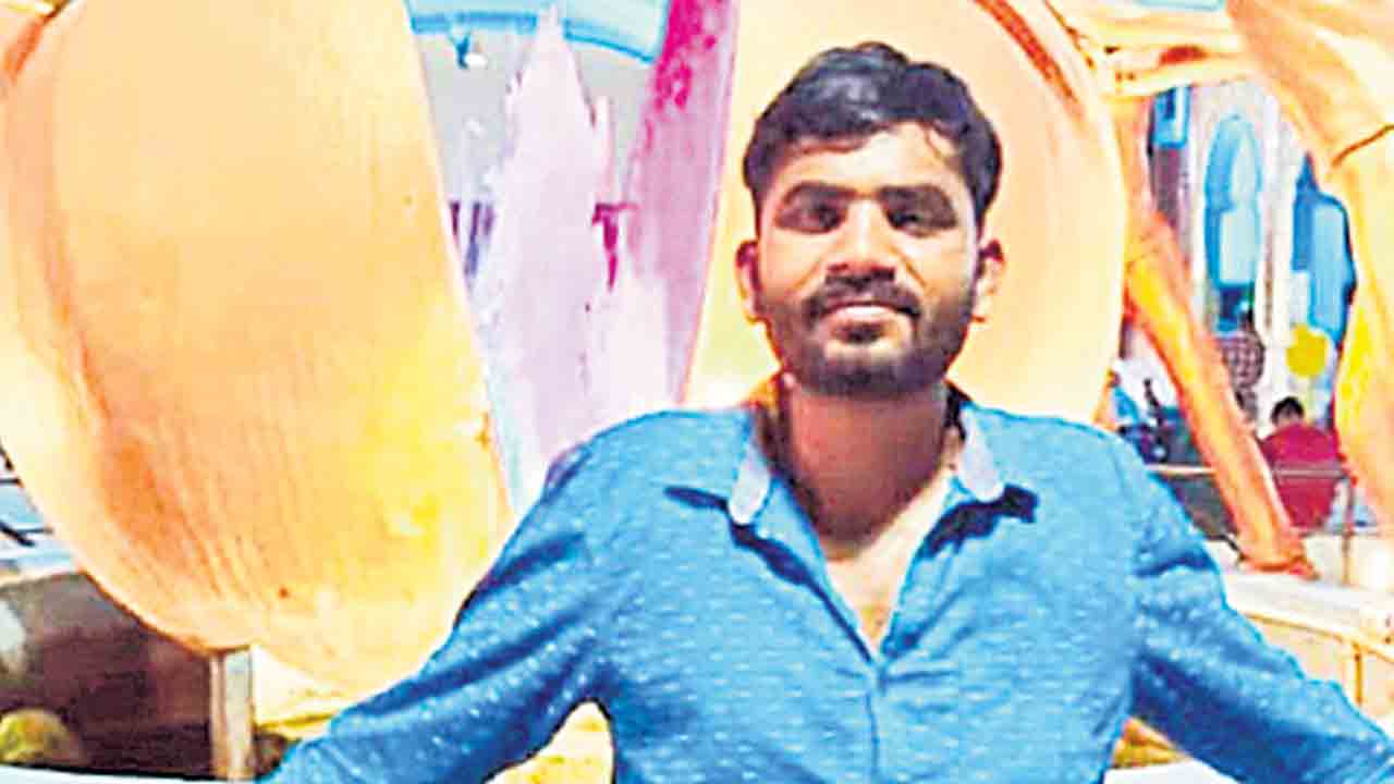 పాత కక్షలతో దారుణ హత్య