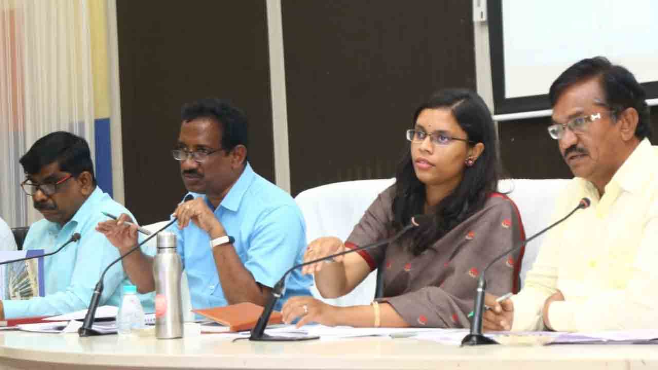 శ్రీవల్లి టౌన్‌ షిప్‌ ప్లాట్ల వేలం షురూ