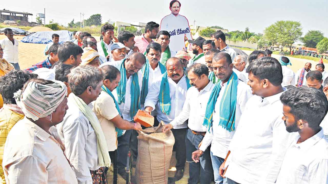 కోటి టన్నుల ధాన్యం సేకరిస్తాం