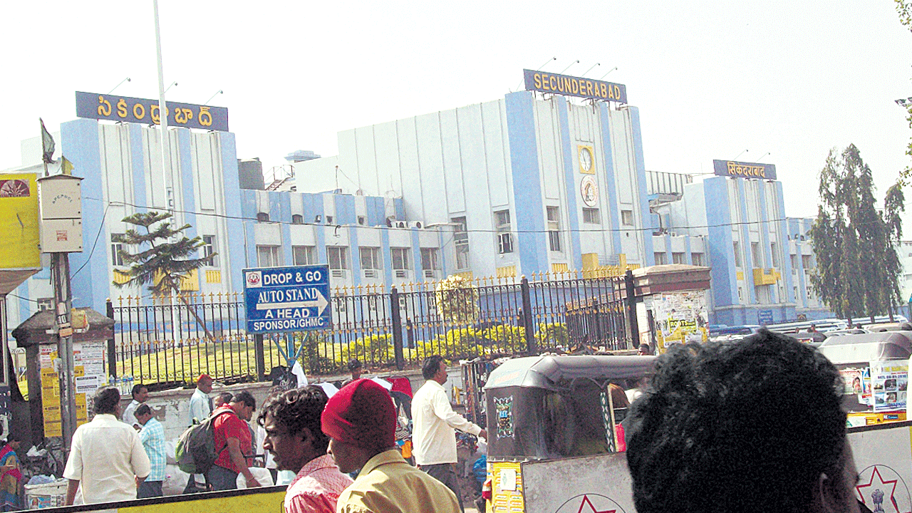 26 లిఫ్టులు..32 ఎస్కలేటర్లు