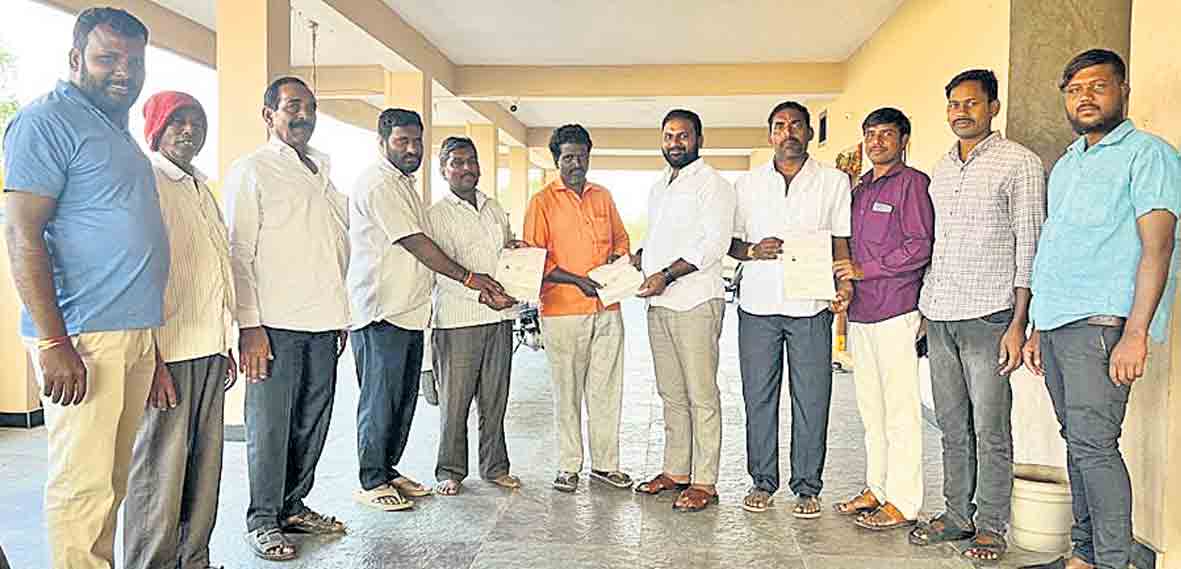 పేదలకు సీఎంఆర్‌ఎఫ్‌ వరం