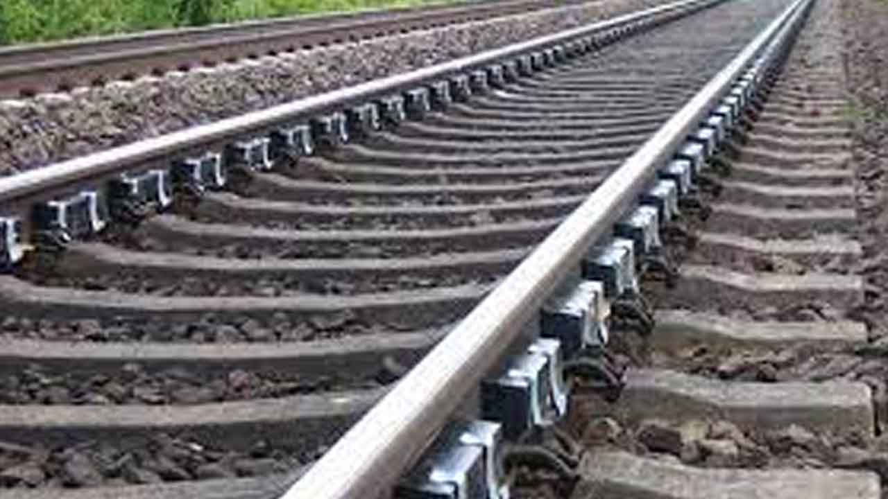 గుంటూరులో శబరి ఎక్స్‌ప్రెస్‌కు తప్పిన ముప్పు