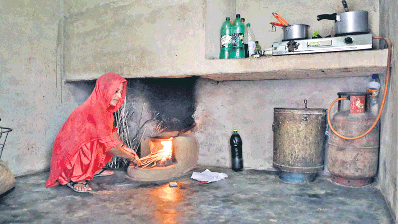 సంక్షేమానికి సమాధి!