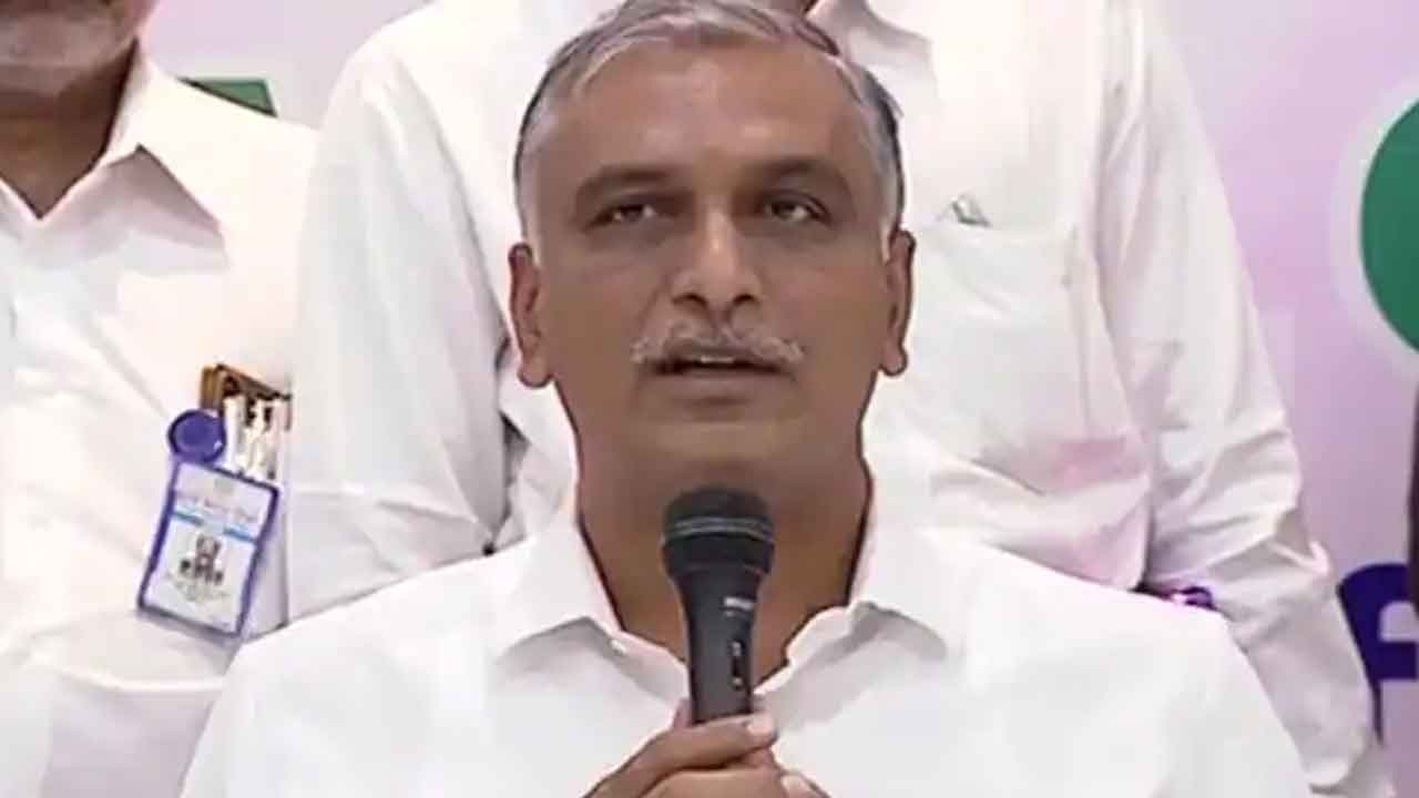 తిట్లే బలమన్న మోదీ వ్యాఖ్యలు హాస్యాస్పదం