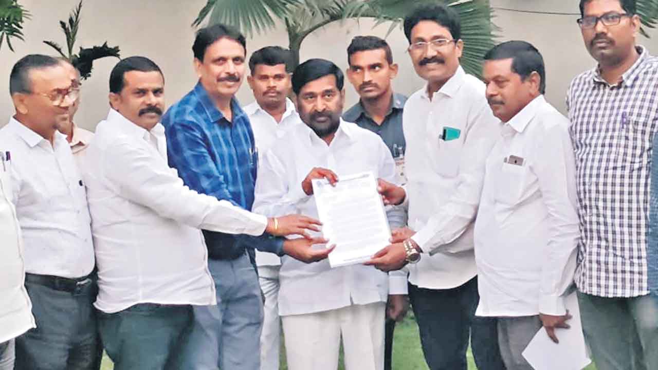 ఇచ్చిన పదోన్నతులు వెనక్కి తీసుకోవద్దు
