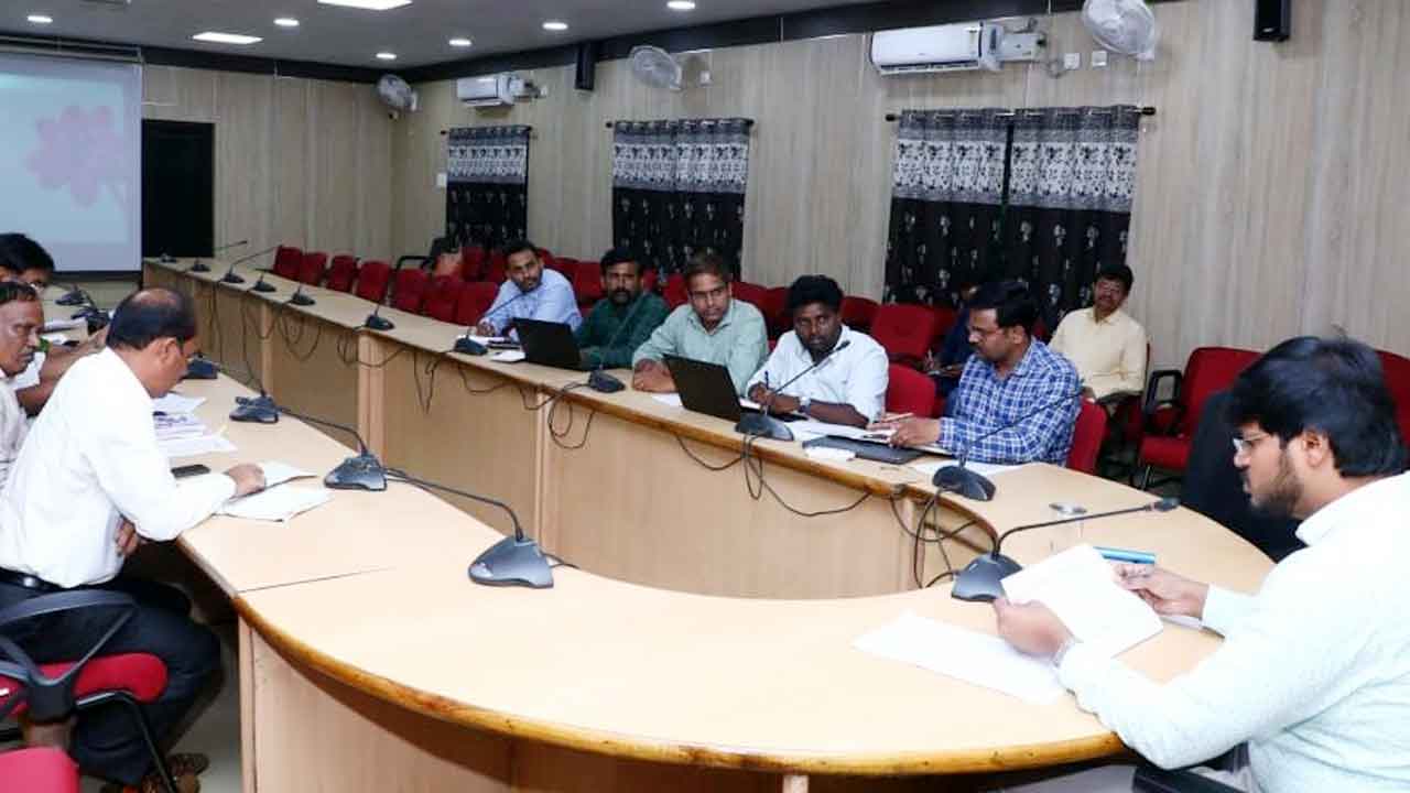 ‘బయోమెట్రిక్‌’ హాజరు అమలుకు చర్యలు