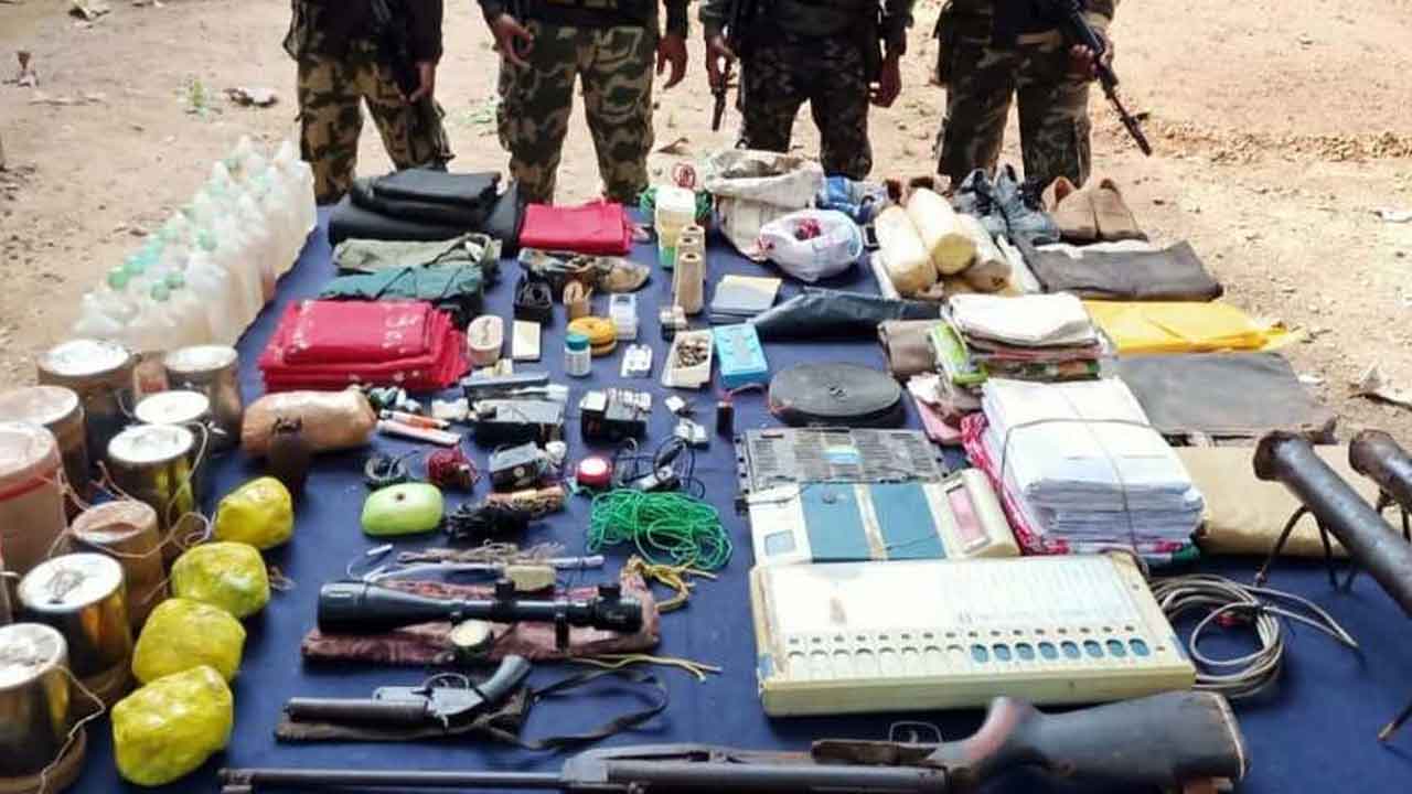 ఆంధ్రా, ఒడిస్సా సరిహద్దులో మావోయిస్టు డంప్‌ స్వాధీనం